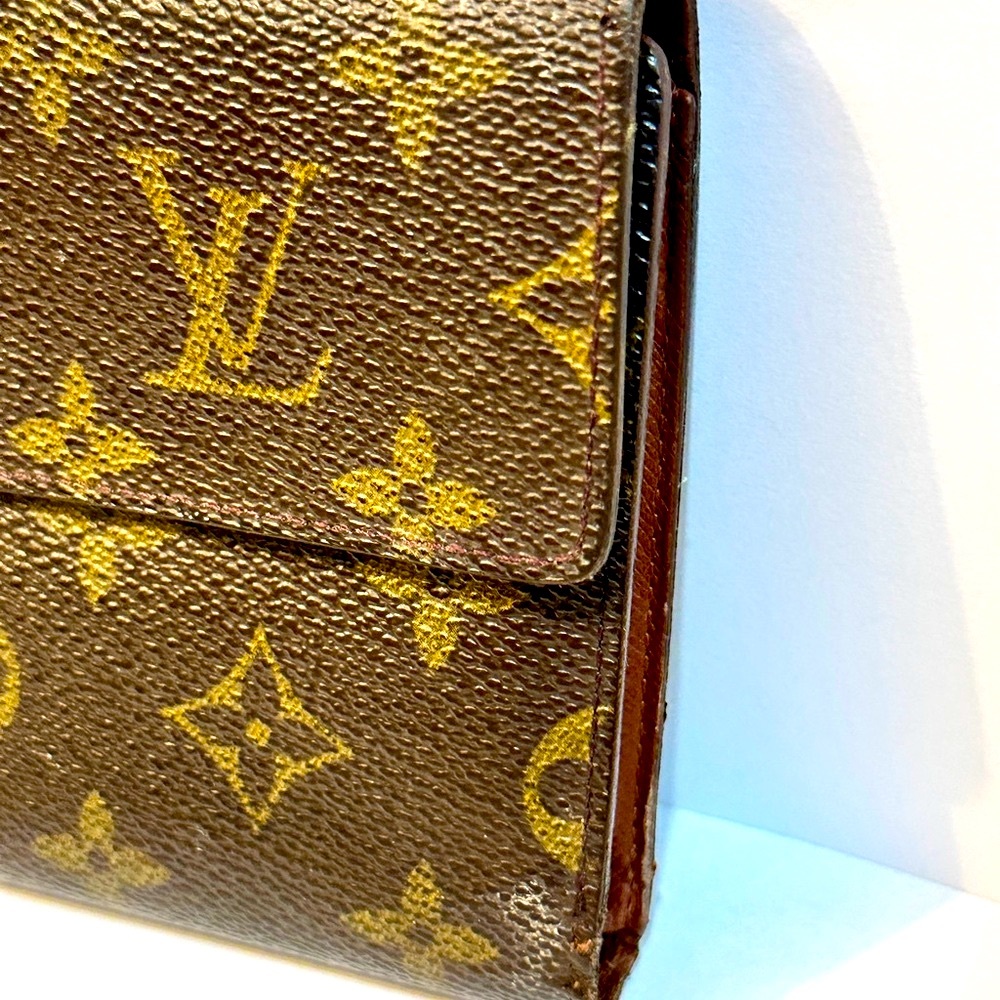 Louis Vuitton Monogram Wallet - Picture 4 of 9